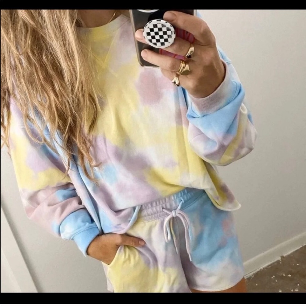Colsie crew neck